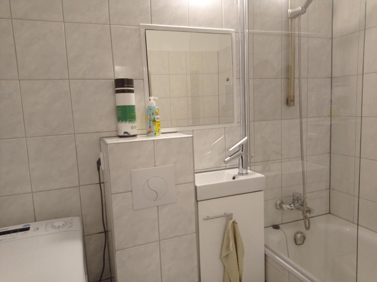 Ferienwohnung Fuer 1-3 Personen In Berlin, Naehe U Friedrichsfelde Bagian luar foto